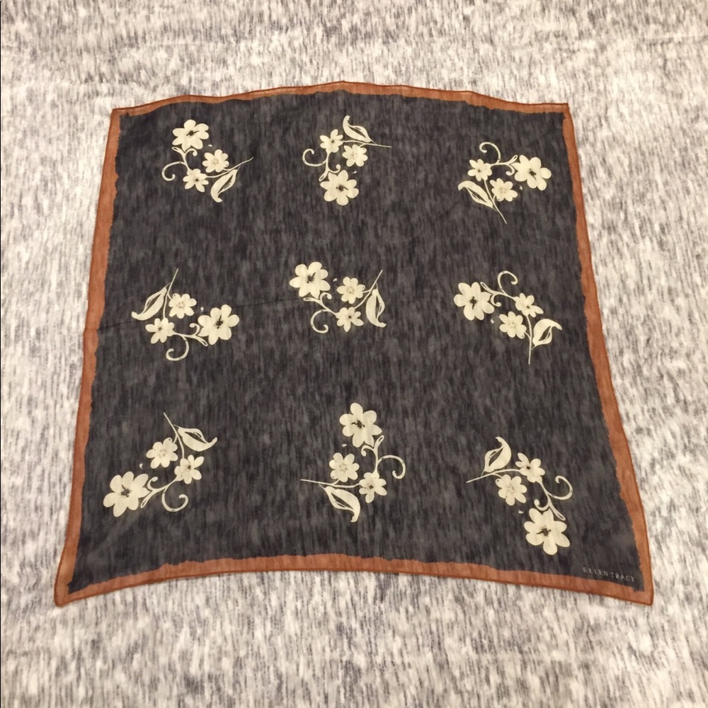 Thin Ellen Tracy scarf